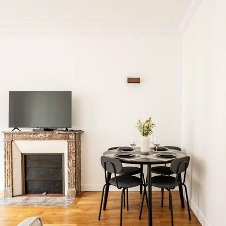The Square, Paris-Asnieres, Private Apartment With Bedroom And Living Room Esterno foto