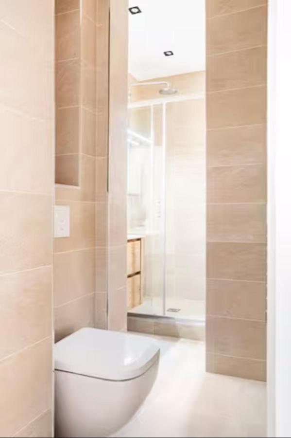 The Square, Paris-Asnieres, Private Apartment With Bedroom And Living Room Esterno foto
