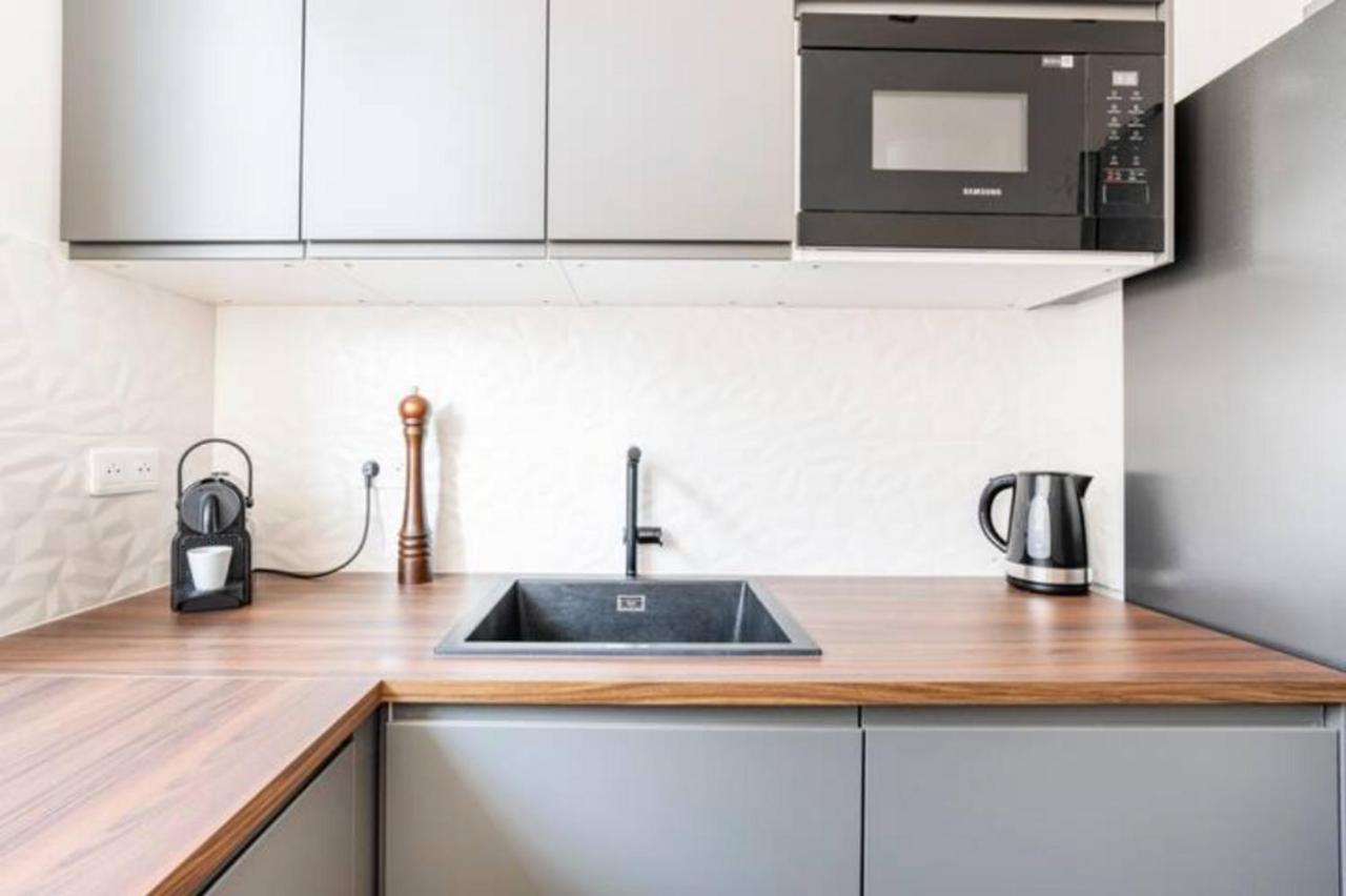 The Square, Paris-Asnieres, Private Apartment With Bedroom And Living Room Esterno foto