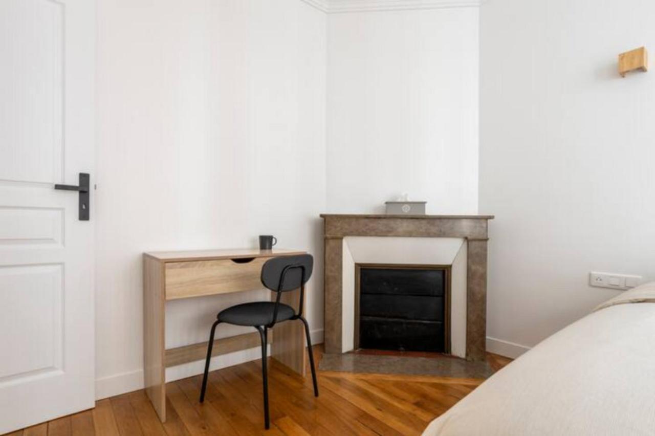 The Square, Paris-Asnieres, Private Apartment With Bedroom And Living Room Esterno foto