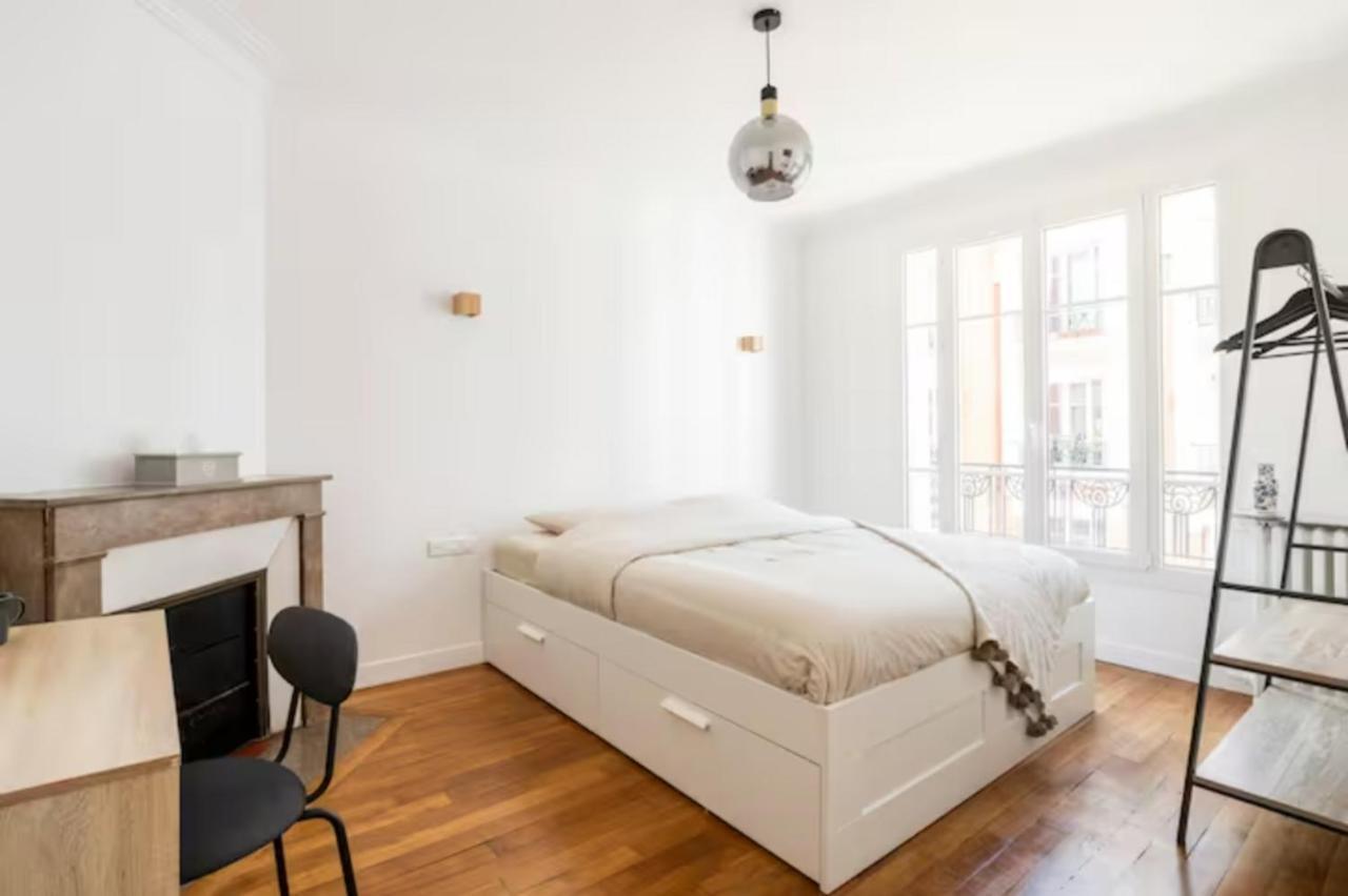 The Square, Paris-Asnieres, Private Apartment With Bedroom And Living Room Esterno foto