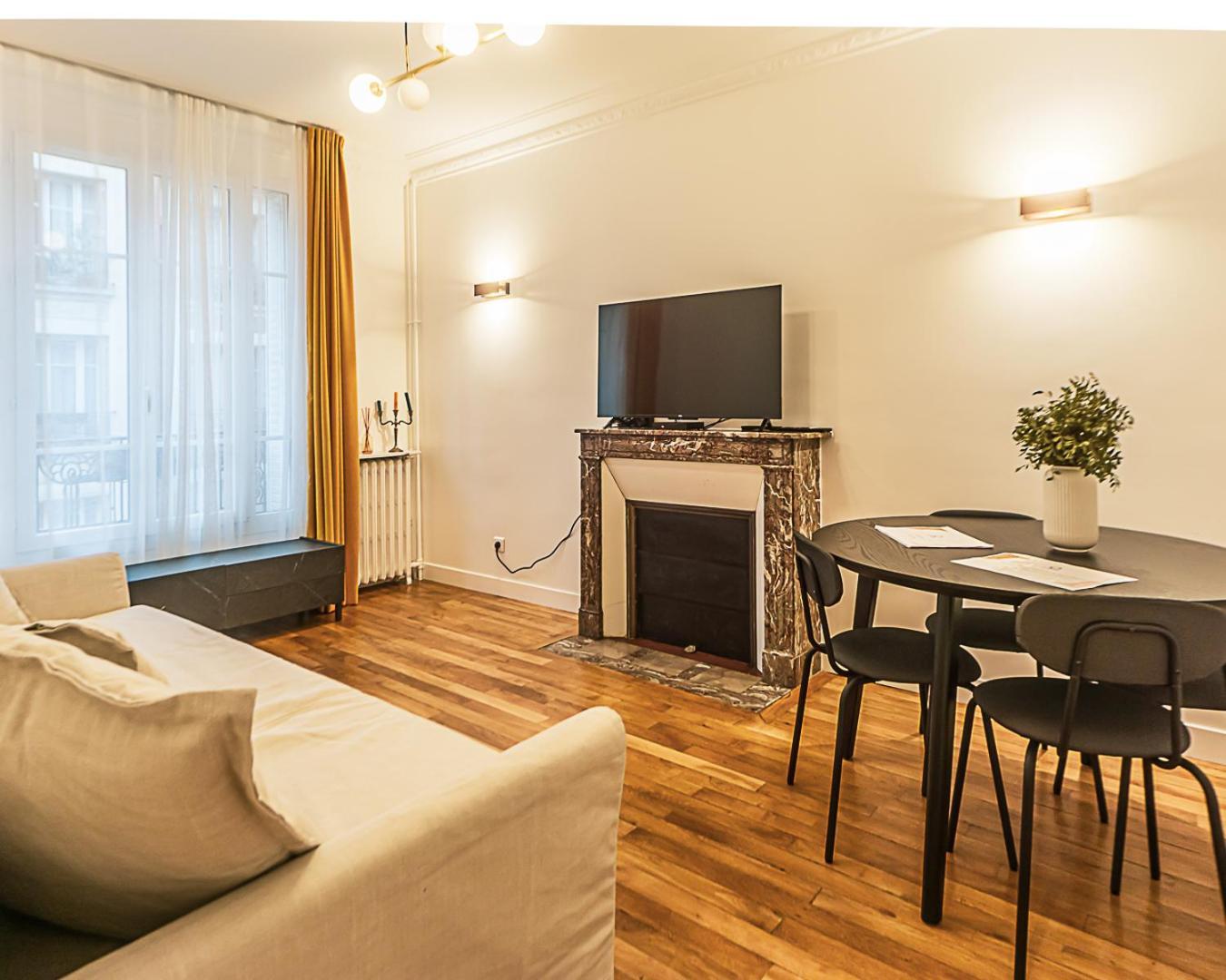 The Square, Paris-Asnieres, Private Apartment With Bedroom And Living Room Esterno foto